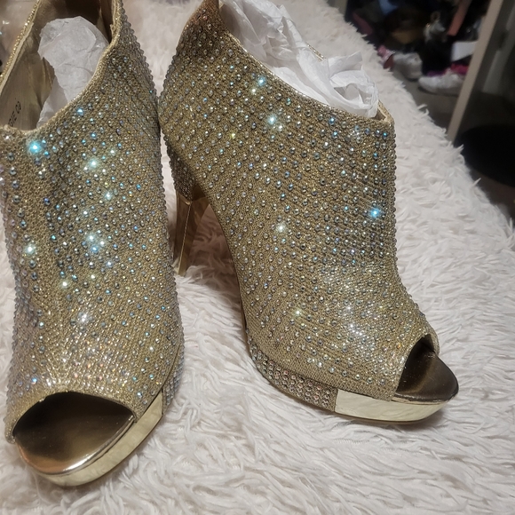 Stilettos - Picture 5 of 8